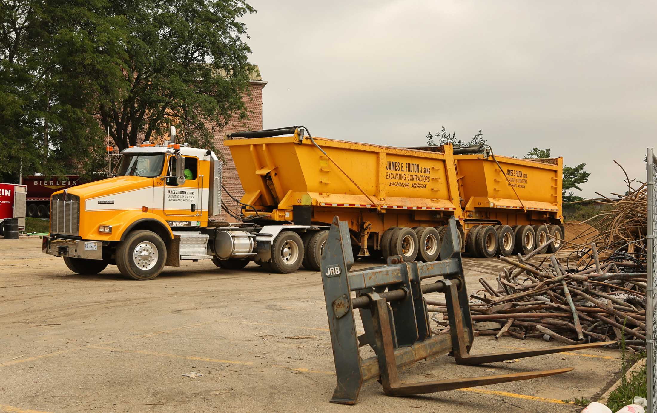 Photos James E. Fulton & Sons